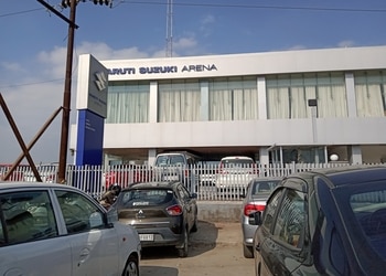 Suri-automobiles-Car-dealer-Jhansi-Uttar-pradesh-1