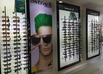 Titan-eyeplus-Opticals-Aminabad-lucknow-Uttar-pradesh-2