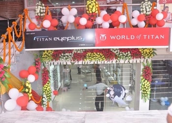 Titan-eyeplus-Opticals-Kanpur-Uttar-pradesh-1