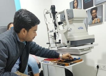 Titan-eyeplus-Opticals-Mohan-nagar-ghaziabad-Uttar-pradesh-3