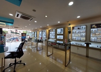 Titan-eyeplus-Opticals-Sadashiv-nagar-belgaum-belagavi-Karnataka-2