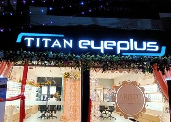 Titan-eyeplus-Opticals-Sigra-varanasi-Uttar-pradesh-1