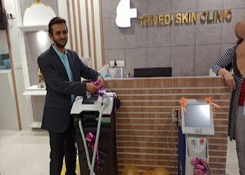 Trivedi-skin-clinic-Dermatologist-doctors-Surat-Gujarat-2