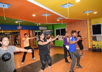 Ustayfit-gym-slimming-and-physio-therapy-center-Gym-Saheed-nagar-bhubaneswar-Odisha-2