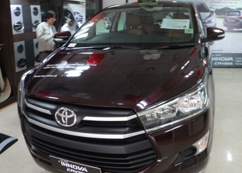 Uttam-toyota-Car-dealer-Noida-Uttar-pradesh-3