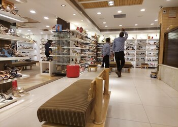 Venus-steps-Shoe-store-New-delhi-Delhi-2