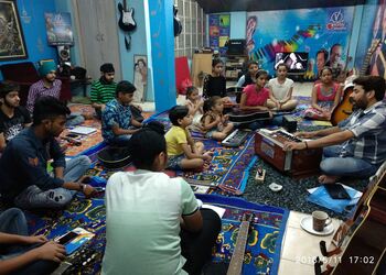 Vguitarstudio-Guitar-classes-Amritsar-Punjab-2