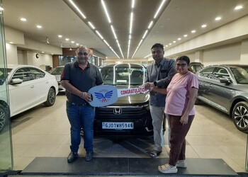 Vikas-motorland-Used-car-dealers-Ahmedabad-Gujarat-3