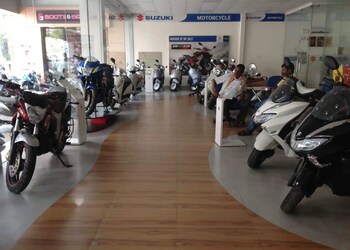 Vr-suzuki-Motorcycle-dealers-Hasthampatti-salem-Tamil-nadu-2